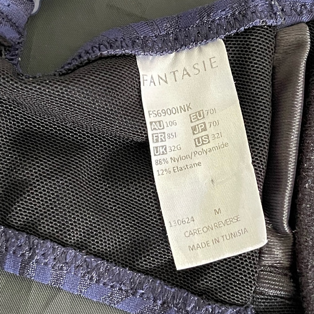 Fantasie Deep Navy Chevron print bikini top - 32i (USA) - EUC - Picture 4 of 4